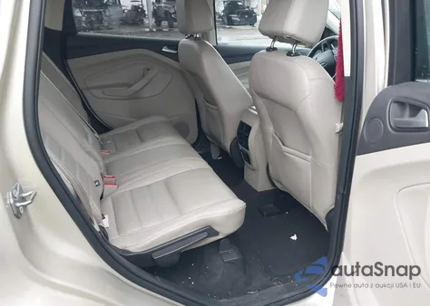 2017 Ford Escape Titanium z USA, uszkodzony, nr VIN 1FMCU0JD5HUD58195